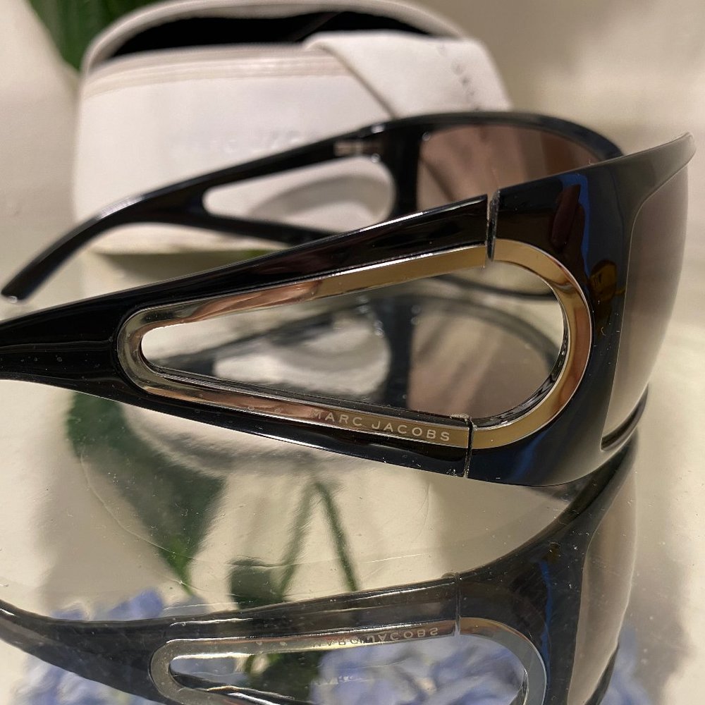 Marc Jacobs black and gold oversized sunglasses